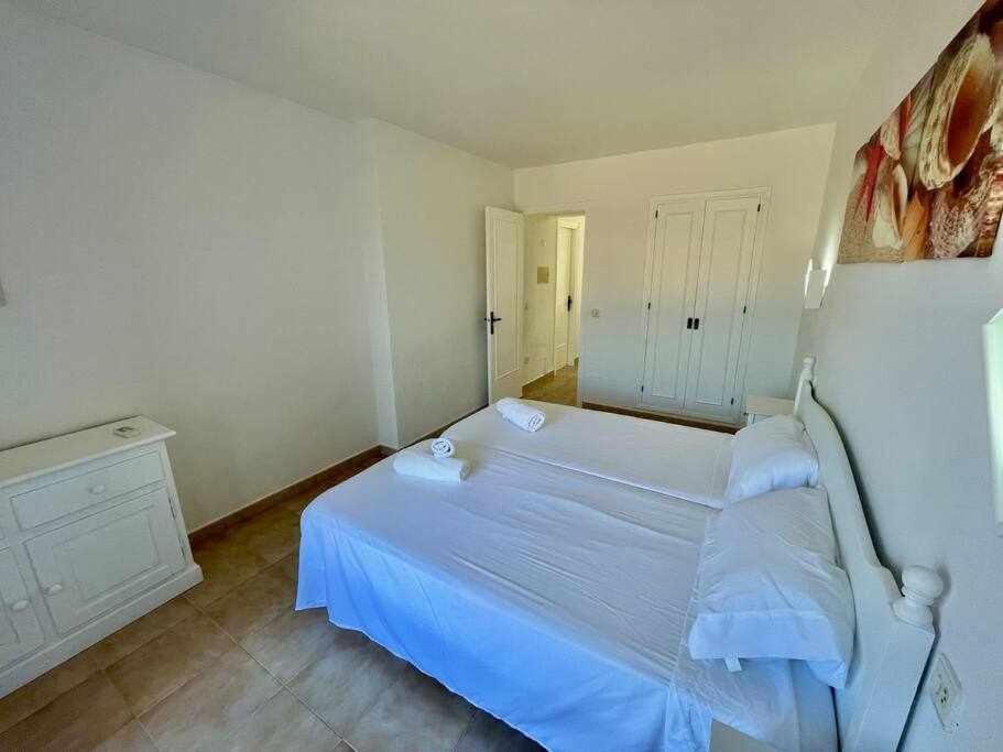 Pura Vida Apartamento Con Piscina Cala'N Blanes  Exterior photo